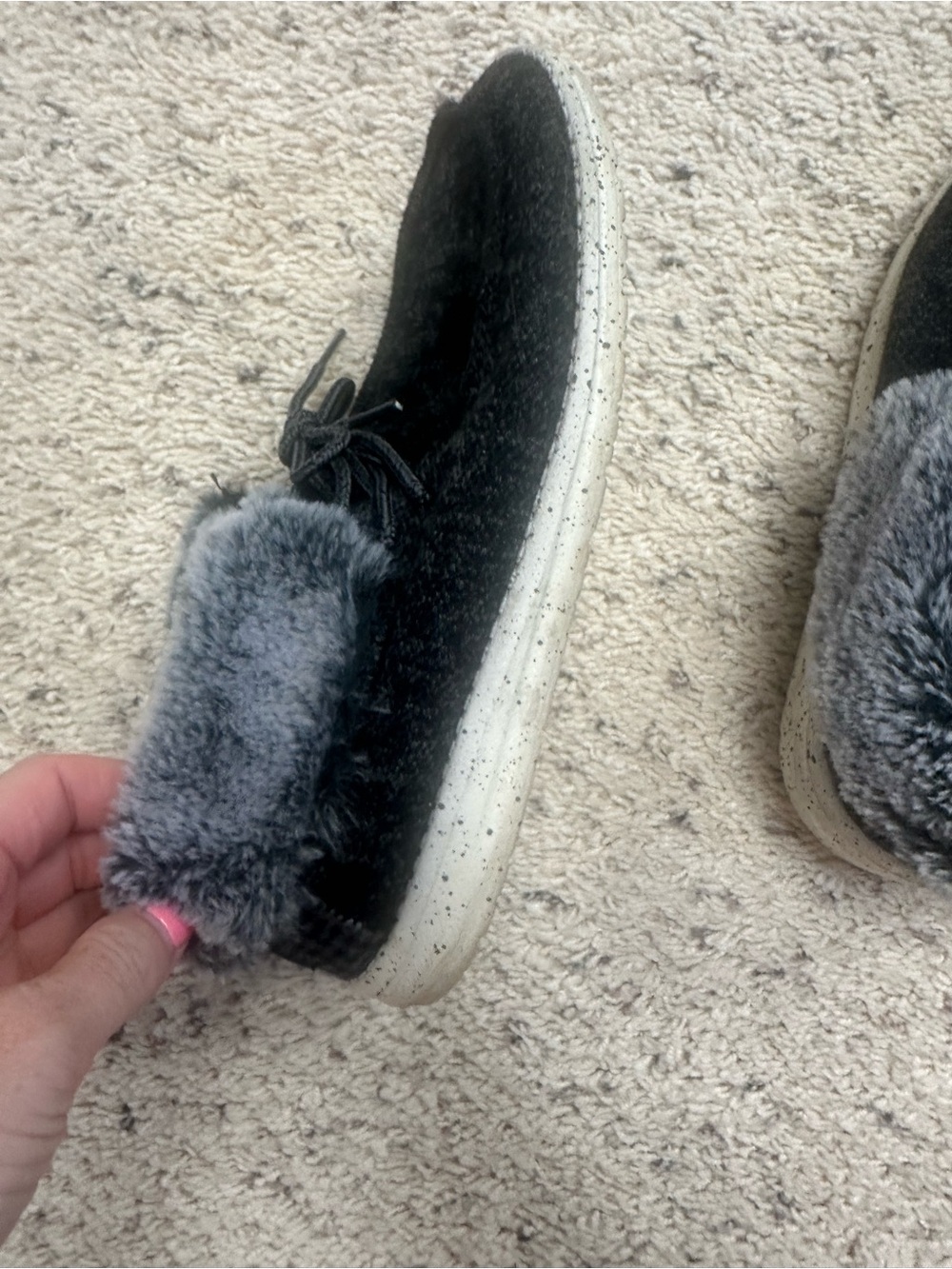 Hey Dude Women's Gray Faux Fur Lined Slip-On Shoes - Picture 4 of 6